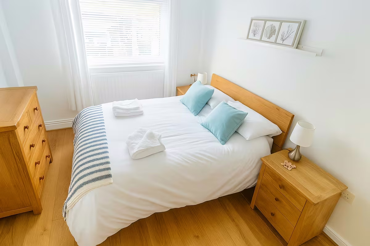Four Degrees West – double bedroom with coastal decor