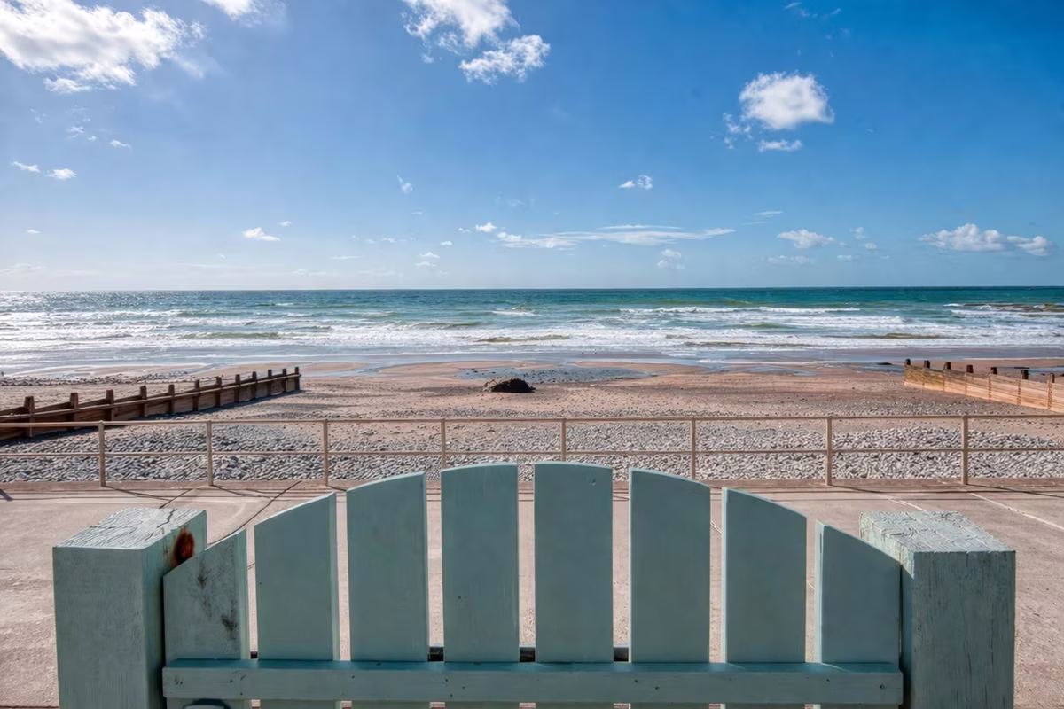 Four Degrees West – direct gate access from the property onto the promenade and beach